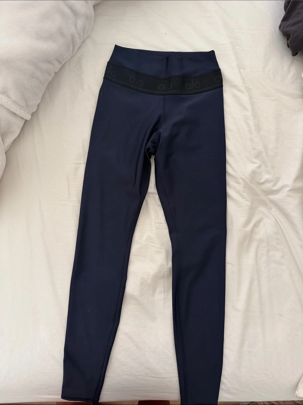ALO Yoga Kids High-Rise Leggings in Navy with Black Waistband